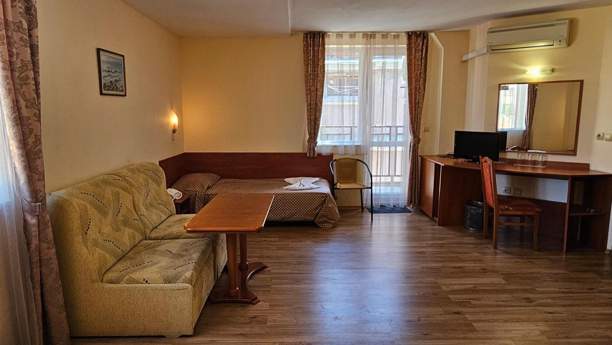 Caprice Family Hotel Warna Zewnętrze zdjęcie