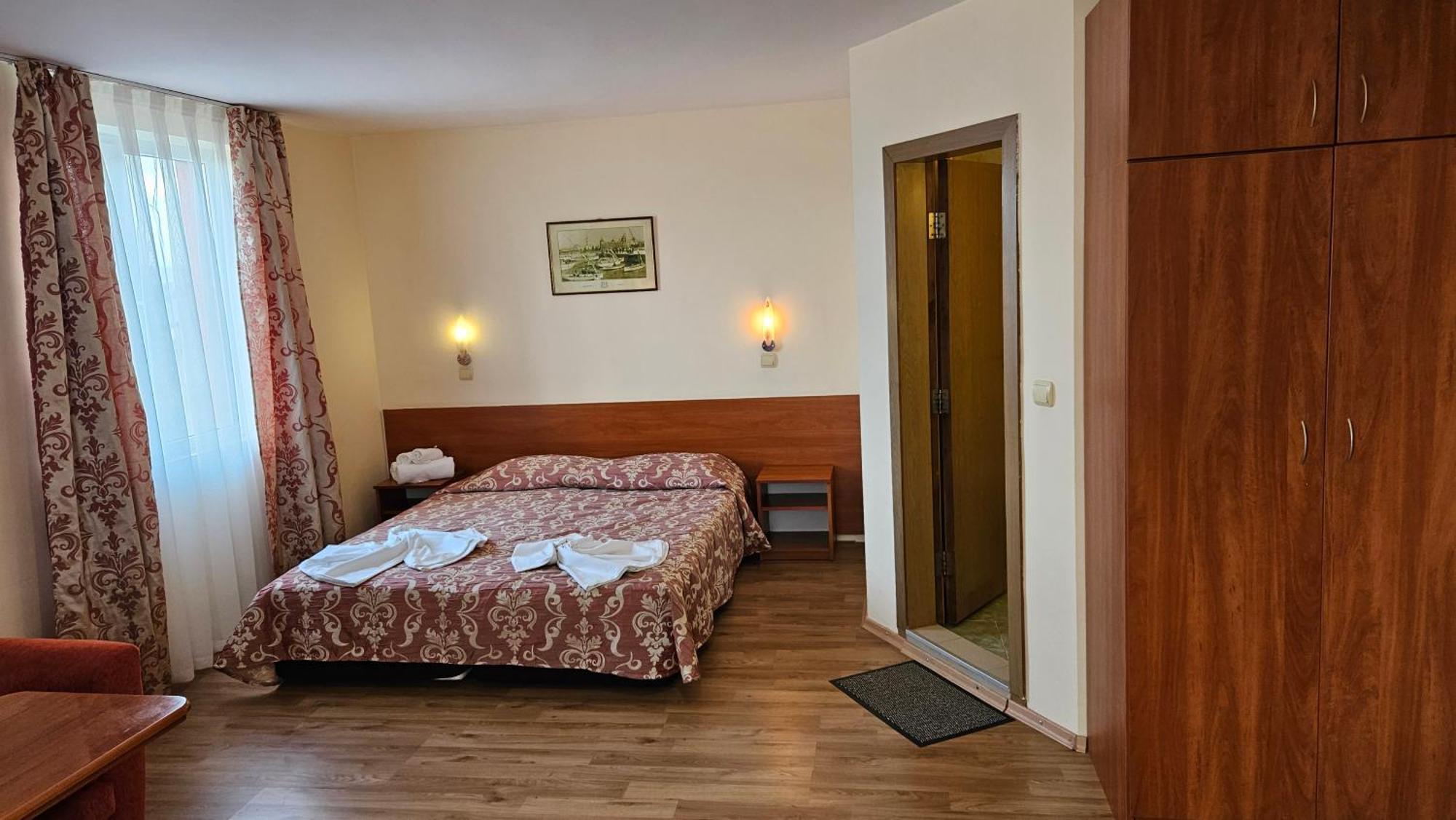 Caprice Family Hotel Warna Zewnętrze zdjęcie