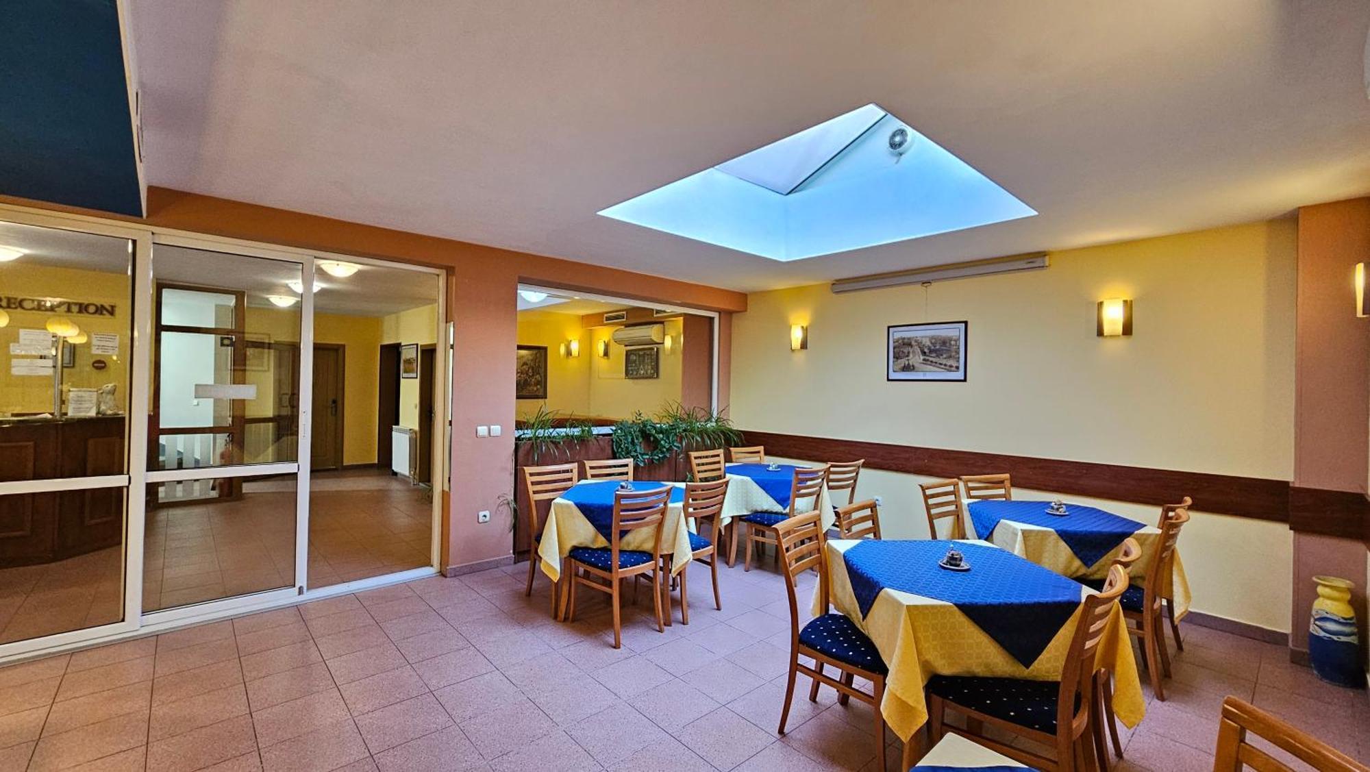 Caprice Family Hotel Warna Zewnętrze zdjęcie