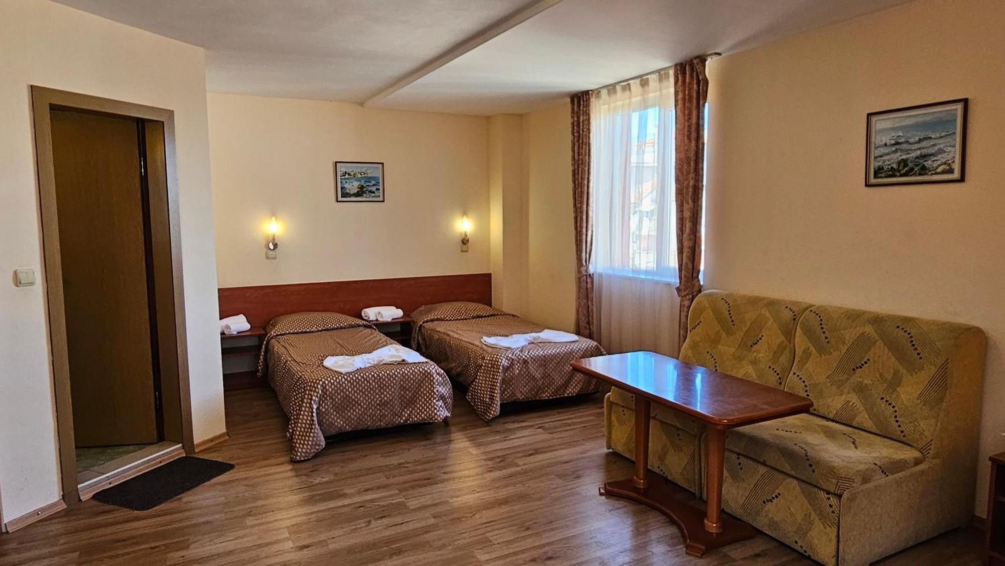 Caprice Family Hotel Warna Zewnętrze zdjęcie