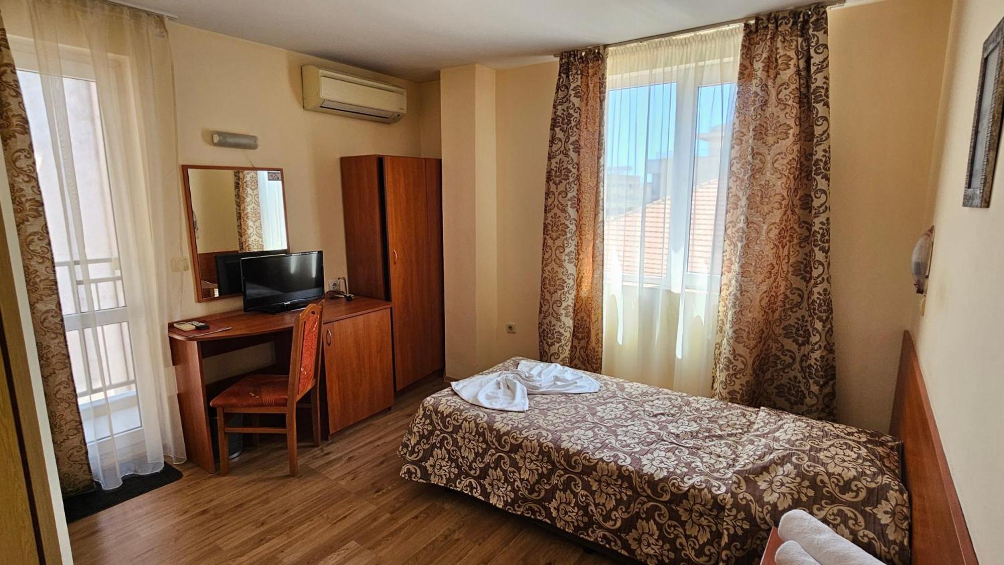 Caprice Family Hotel Warna Zewnętrze zdjęcie
