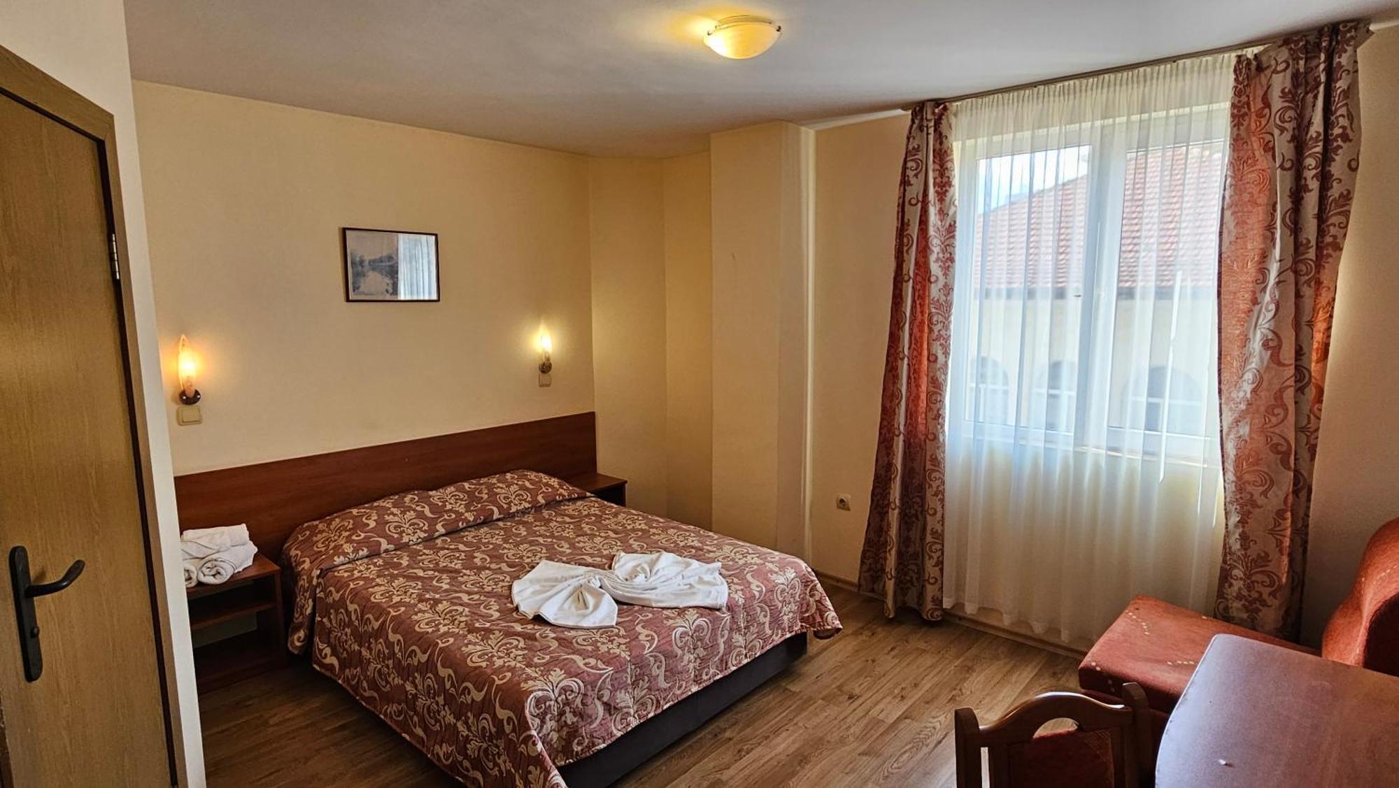 Caprice Family Hotel Warna Zewnętrze zdjęcie