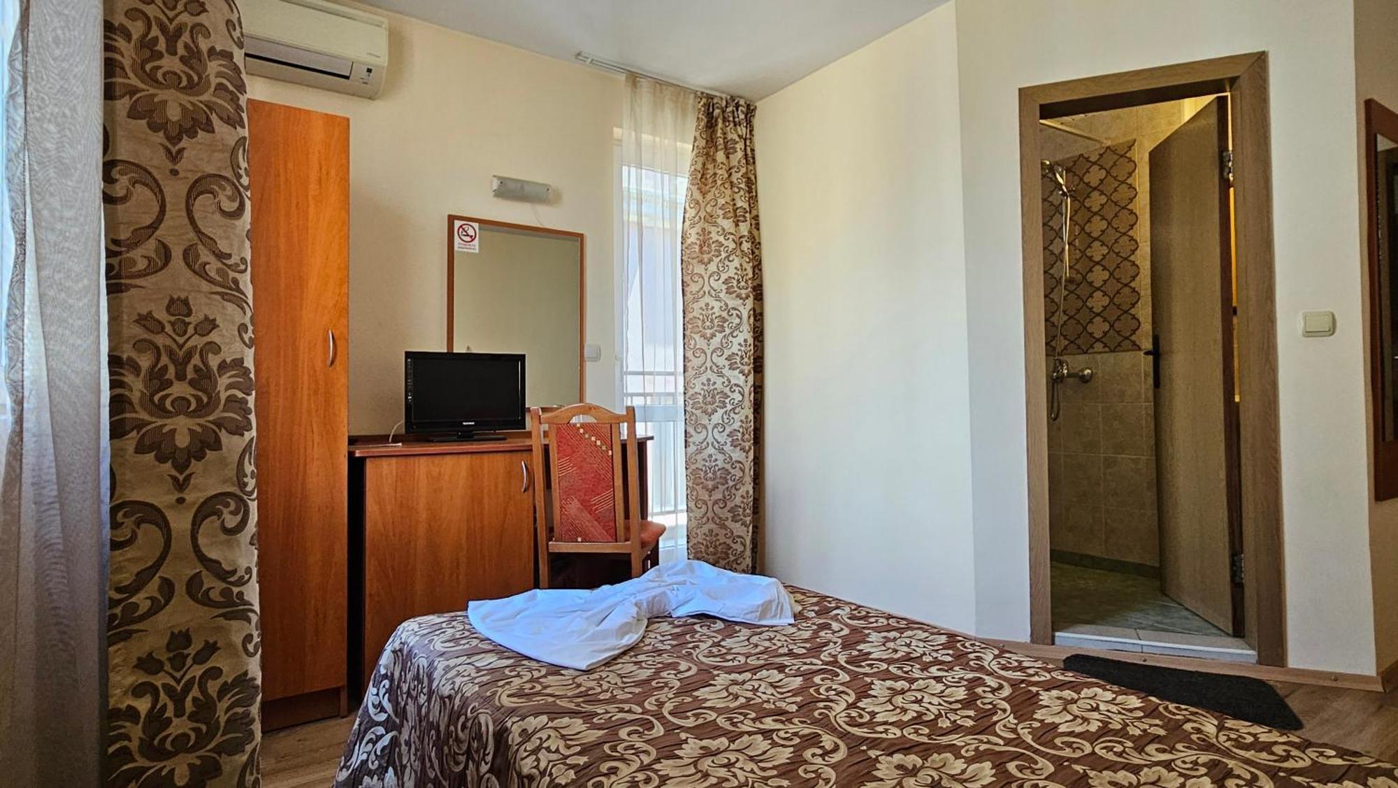 Caprice Family Hotel Warna Zewnętrze zdjęcie