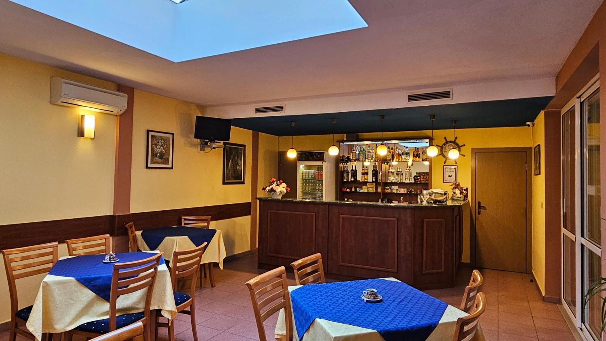 Caprice Family Hotel Warna Zewnętrze zdjęcie