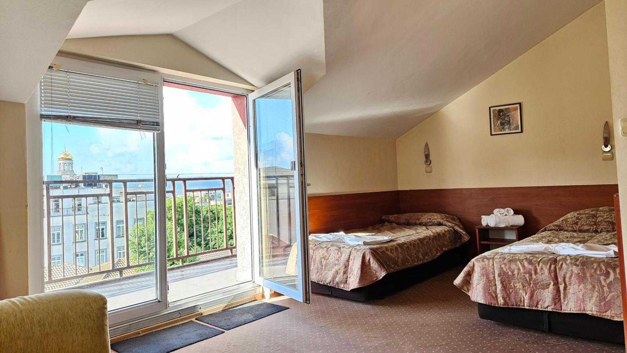 Caprice Family Hotel Warna Zewnętrze zdjęcie
